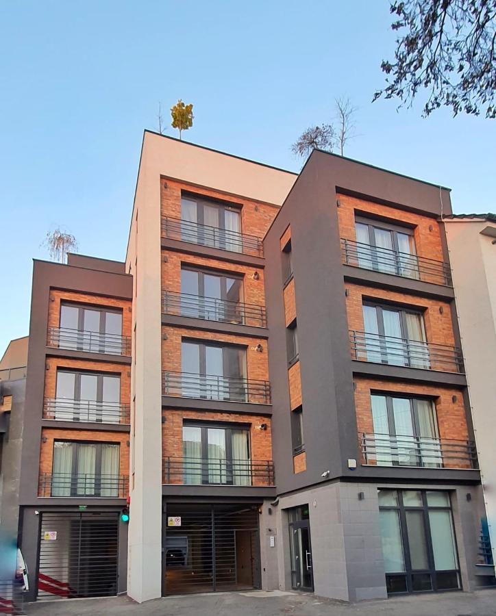 Charlotte Piata Unirii - Free Private Parking 2Bedrooms Apartment Oradea Bagian luar foto