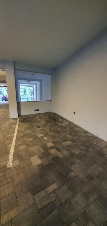 Charlotte Piata Unirii - Free Private Parking 2Bedrooms Apartment Oradea Bagian luar foto