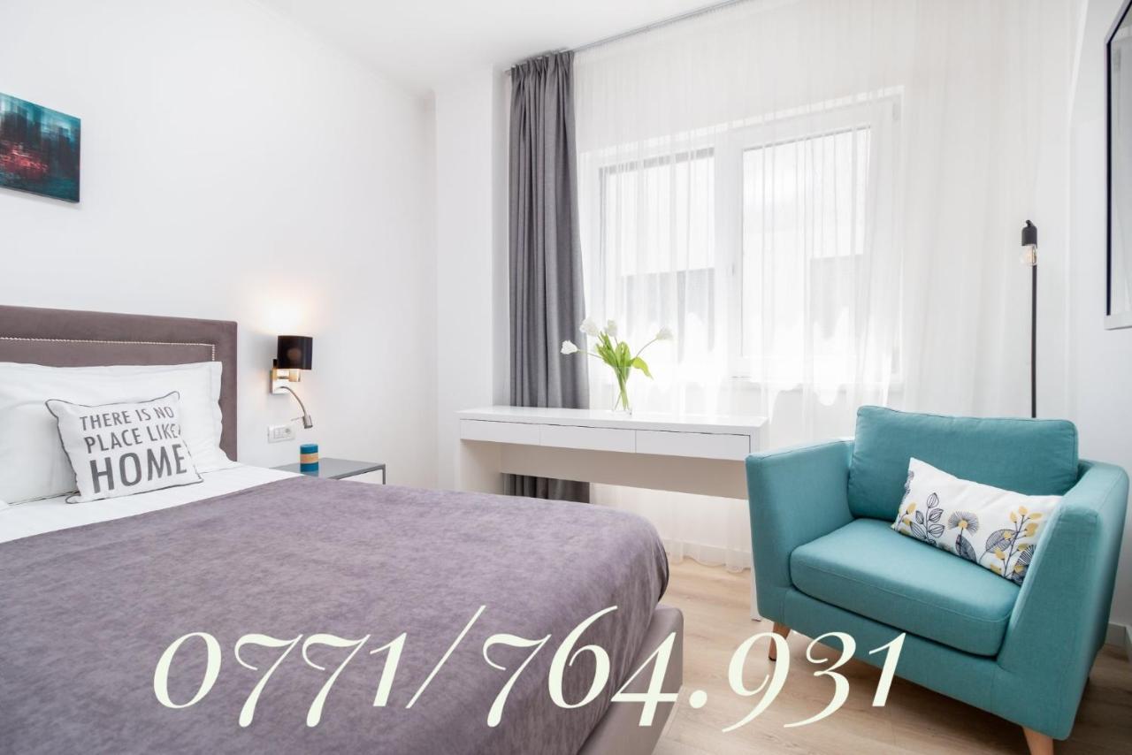Charlotte Piata Unirii - Free Private Parking 2Bedrooms Apartment Oradea Bagian luar foto