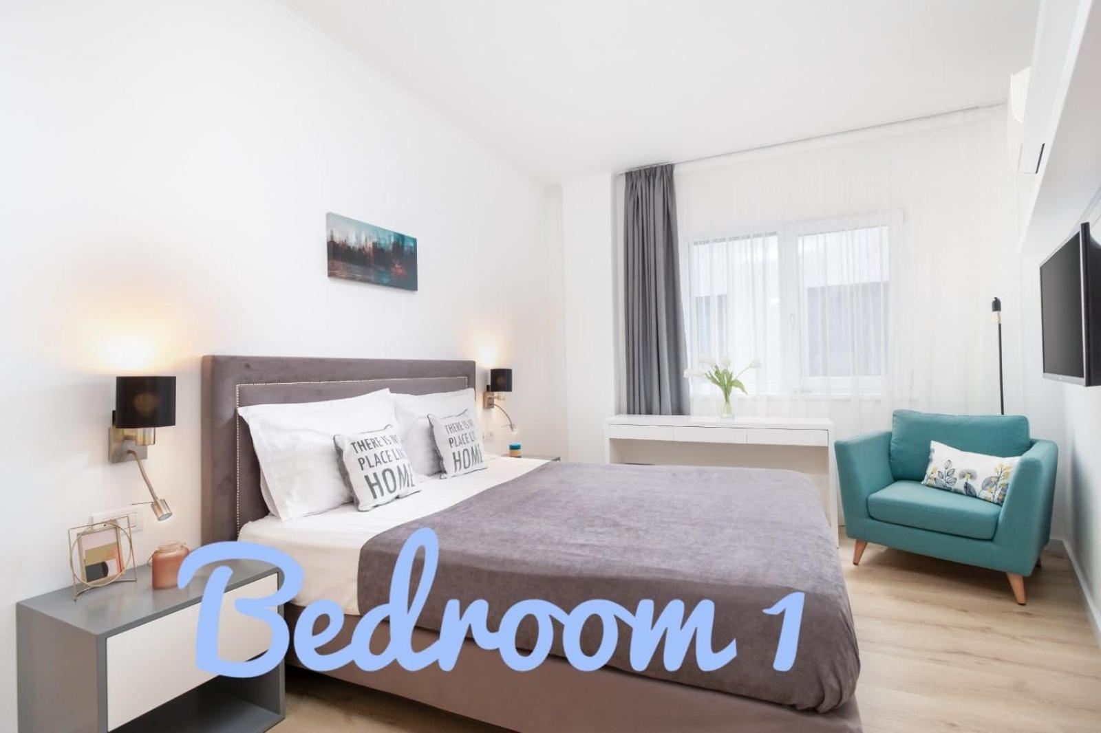 Charlotte Piata Unirii - Free Private Parking 2Bedrooms Apartment Oradea Bagian luar foto