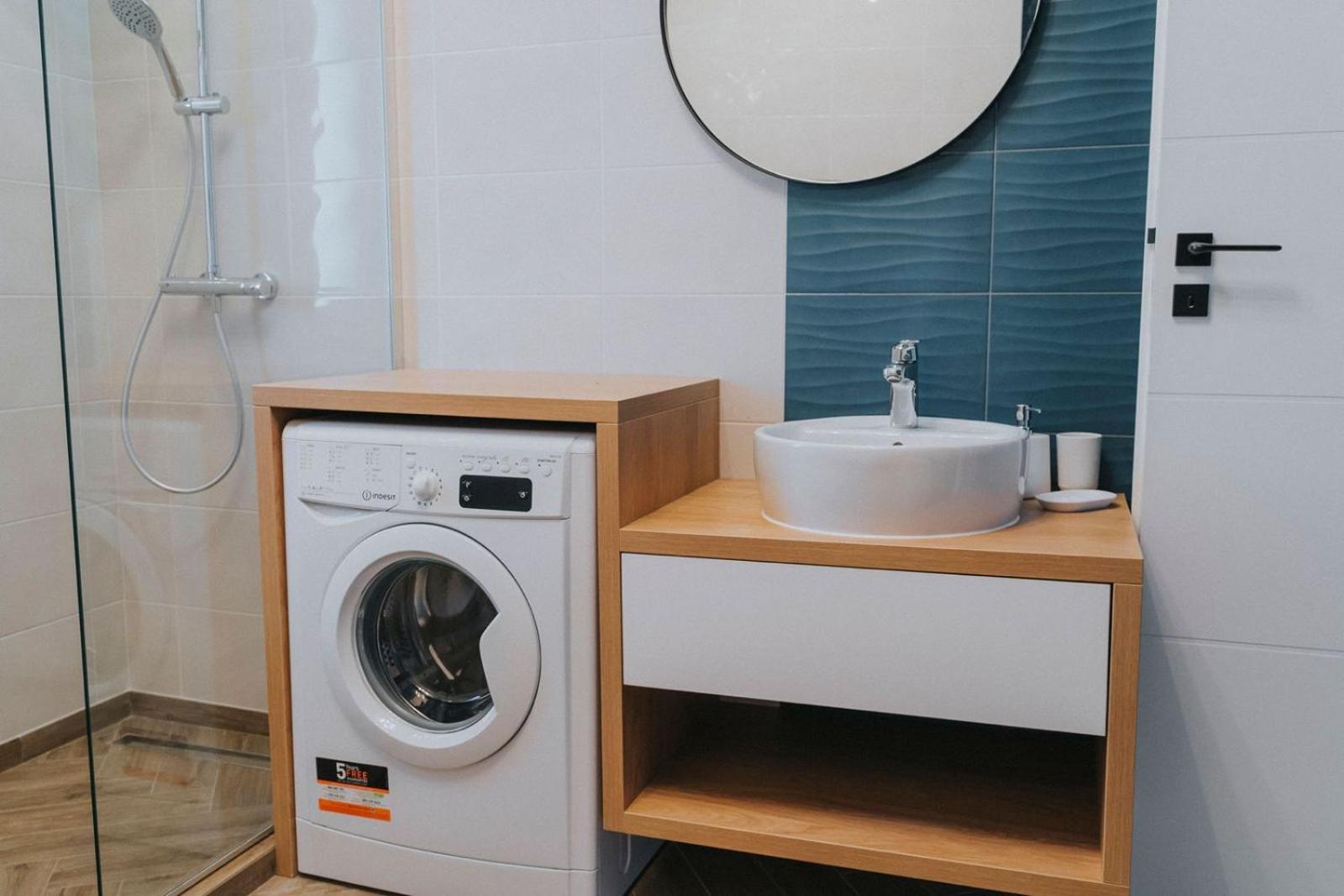 Charlotte Piata Unirii - Free Private Parking 2Bedrooms Apartment Oradea Bagian luar foto